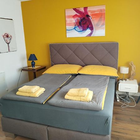 Waldeslust Warmbad Mit Balkon Und Privatem Parkplatz Villach Exterior foto