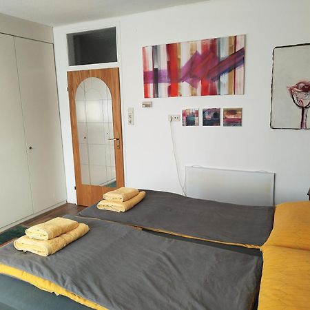 Waldeslust Warmbad Mit Balkon Und Privatem Parkplatz Villach Exterior foto