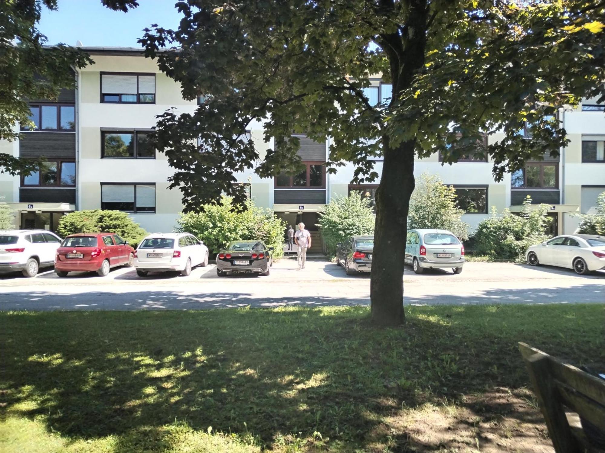Waldeslust Warmbad Mit Balkon Und Privatem Parkplatz Villach Exterior foto